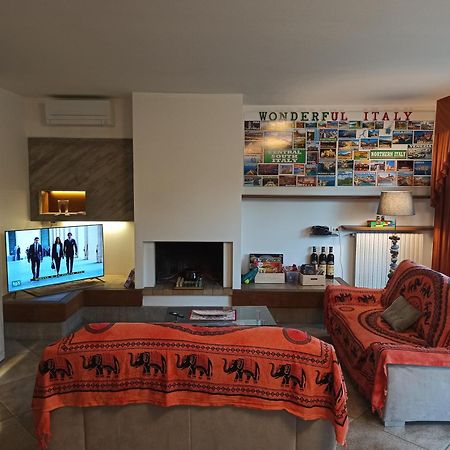 Lukas Home Con Il Cuore Appartamento 3 Camere Al Piano Terra E Appartamento 1 Camera In Taverna Merone Ngoại thất bức ảnh