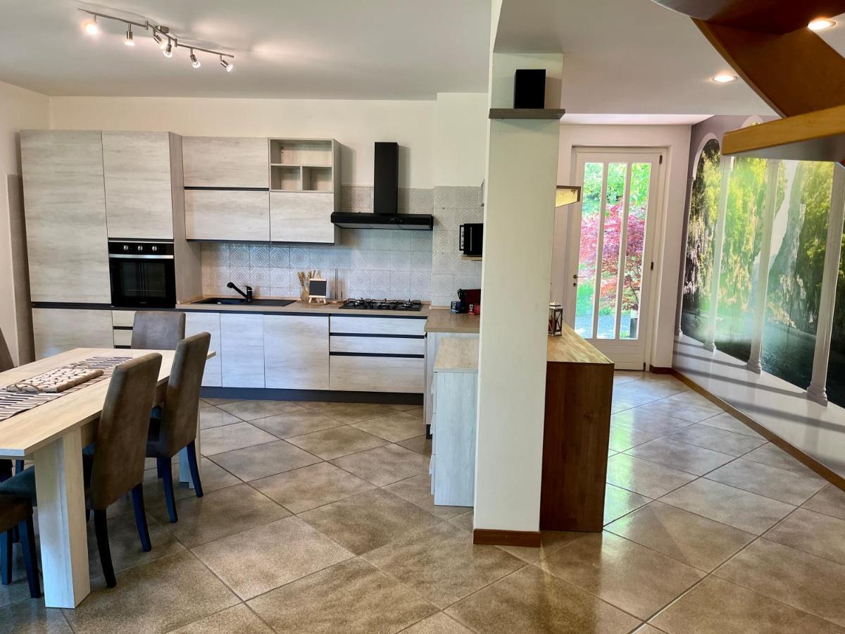 Lukas Home Con Il Cuore Appartamento 3 Camere Al Piano Terra E Appartamento 1 Camera In Taverna Merone Ngoại thất bức ảnh