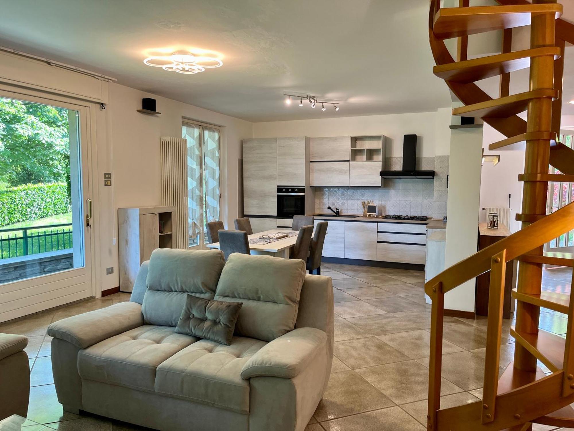 Lukas Home Con Il Cuore Appartamento 3 Camere Al Piano Terra E Appartamento 1 Camera In Taverna Merone Ngoại thất bức ảnh