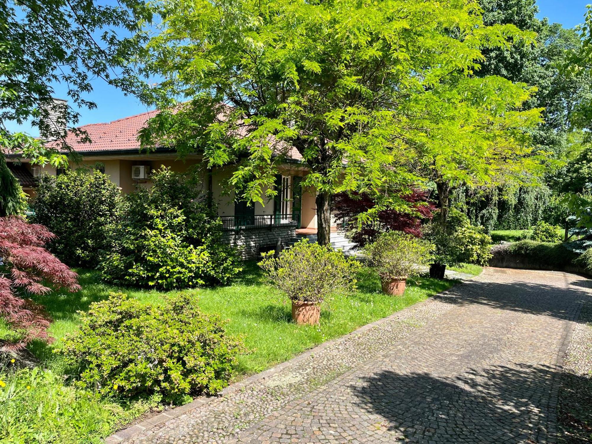 Lukas Home Con Il Cuore Appartamento 3 Camere Al Piano Terra E Appartamento 1 Camera In Taverna Merone Ngoại thất bức ảnh