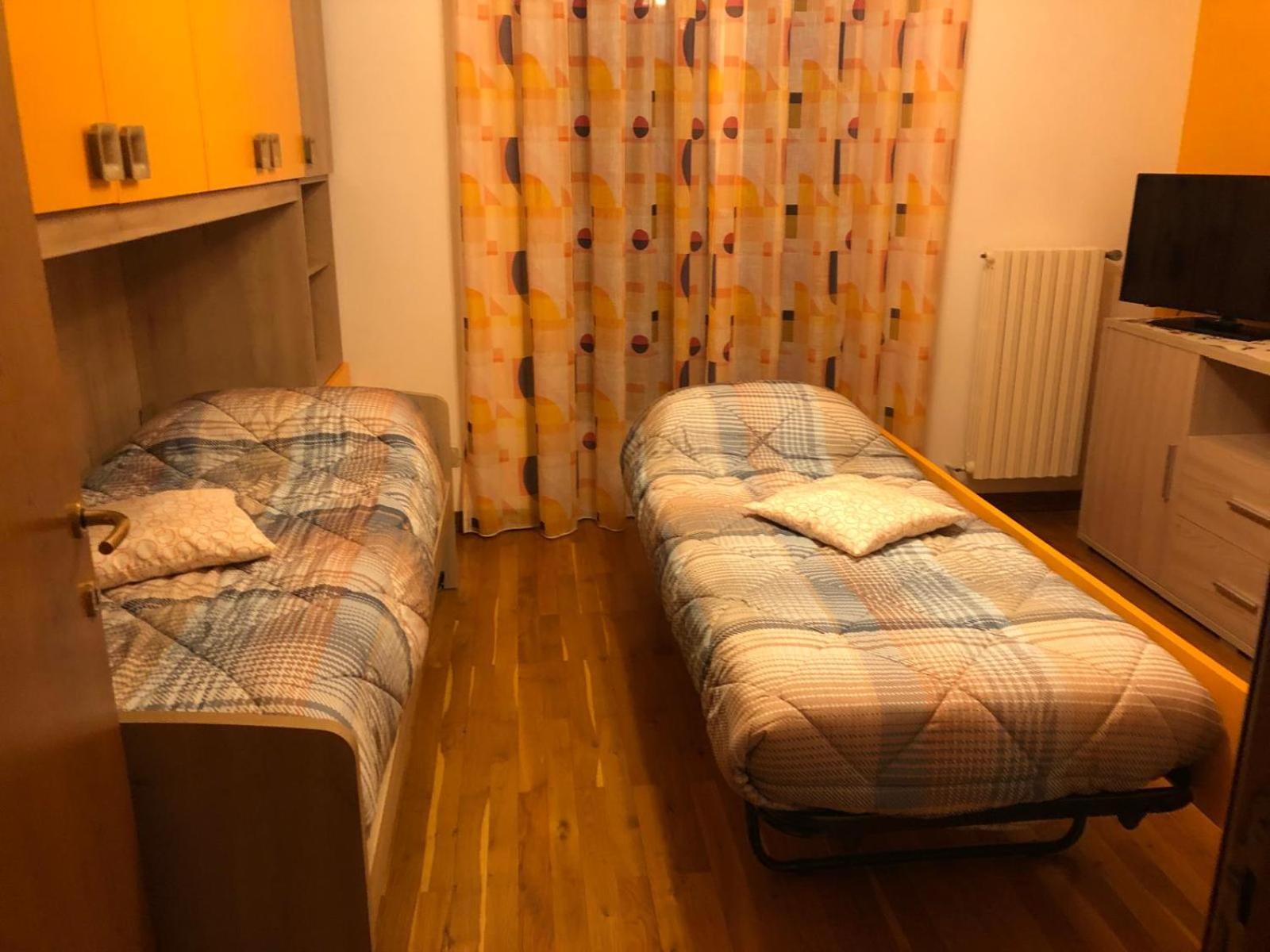 Lukas Home Con Il Cuore Appartamento 3 Camere Al Piano Terra E Appartamento 1 Camera In Taverna Merone Ngoại thất bức ảnh