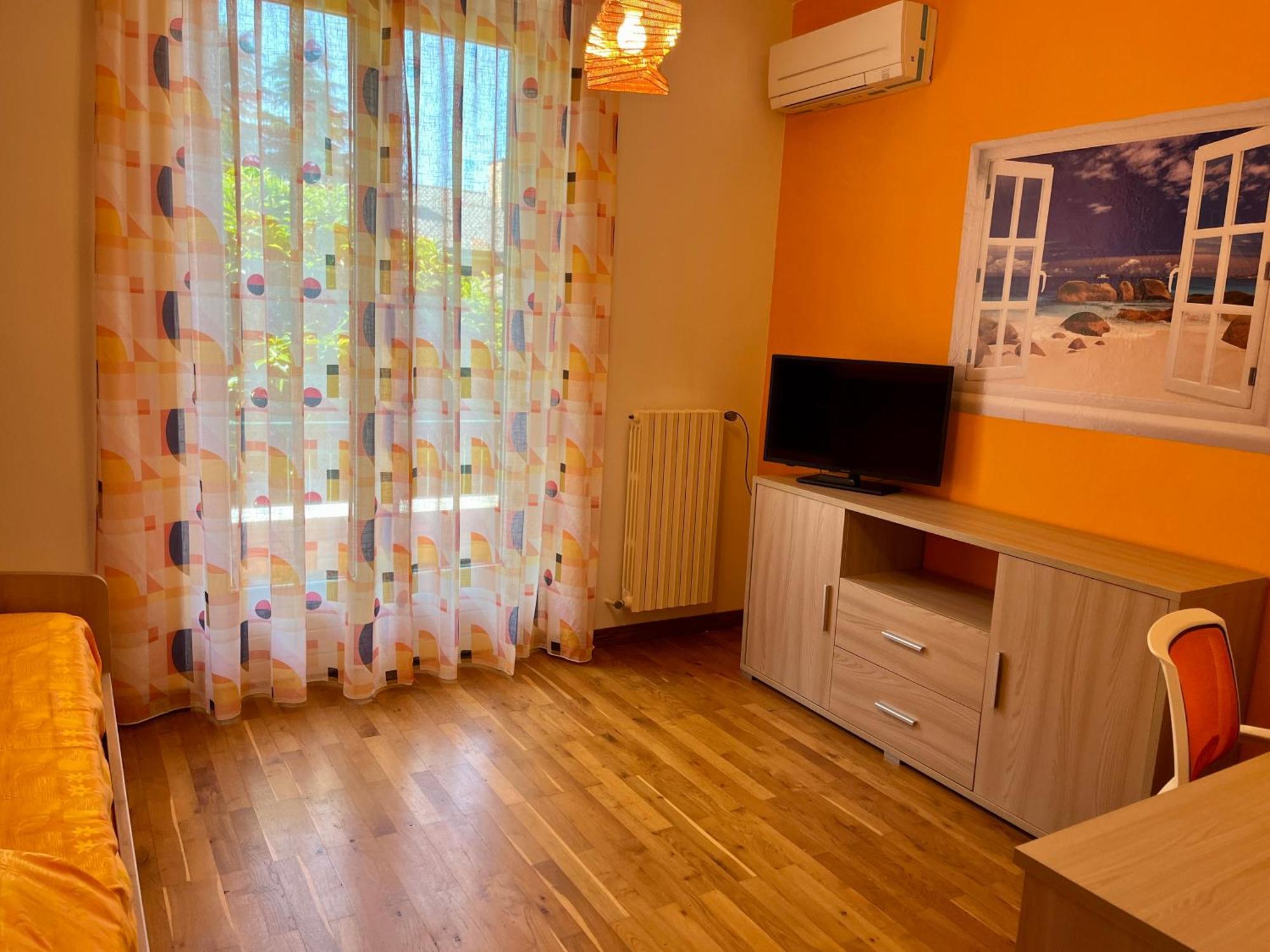 Lukas Home Con Il Cuore Appartamento 3 Camere Al Piano Terra E Appartamento 1 Camera In Taverna Merone Ngoại thất bức ảnh